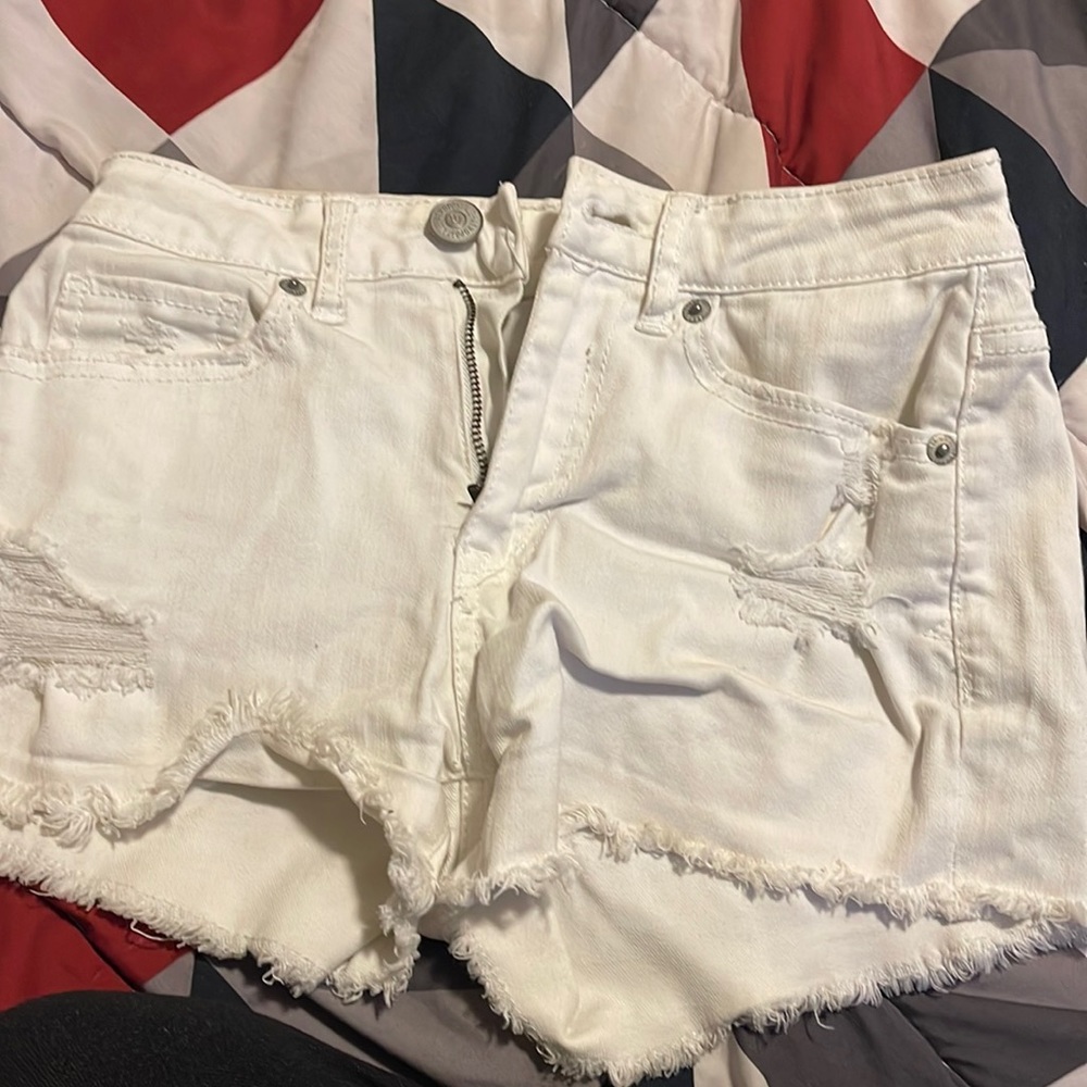 White Aeropostale shorts size 00 barley worn